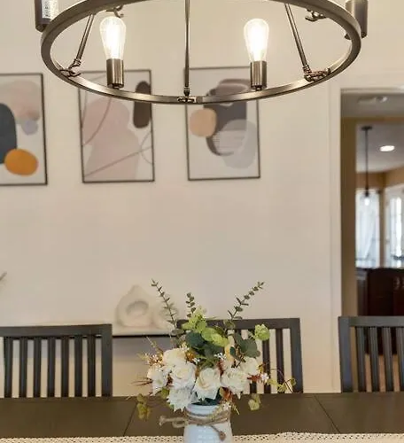 Spectacular House Retreat Holiday home Glendale